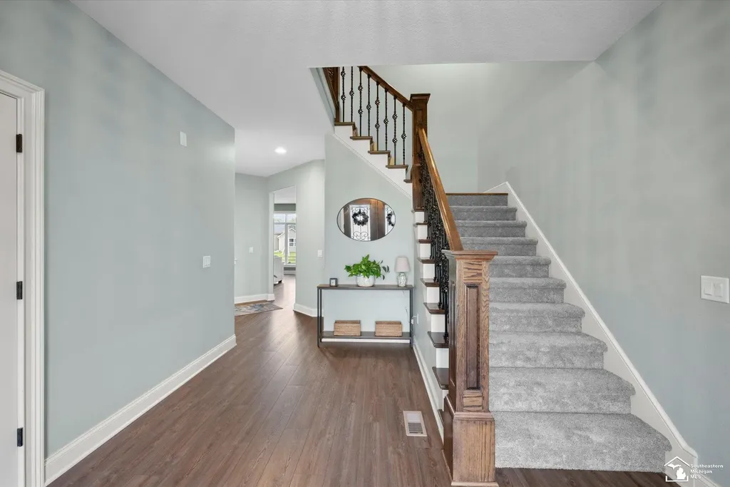6615 Summerlyn Boulevard Bedford Township MI 48144