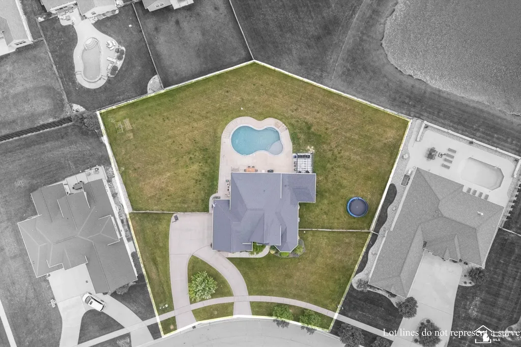6615 Summerlyn Boulevard Bedford Township MI 48144