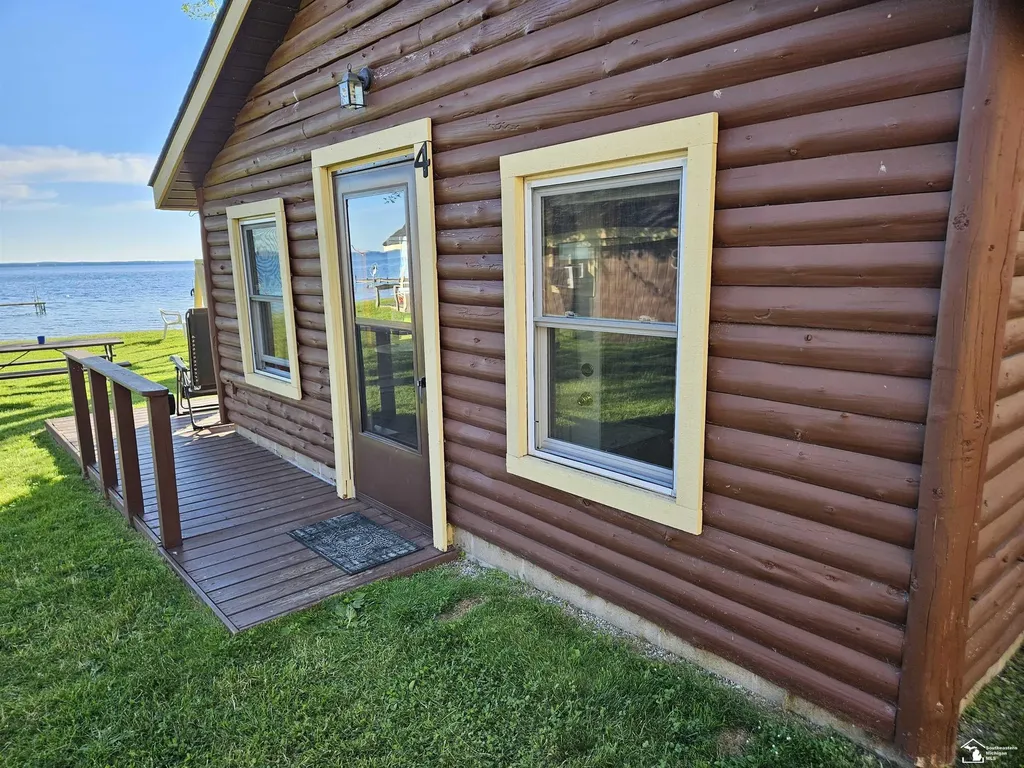 5380 W Houghton Lake Drive Roscommon Township MI 48629