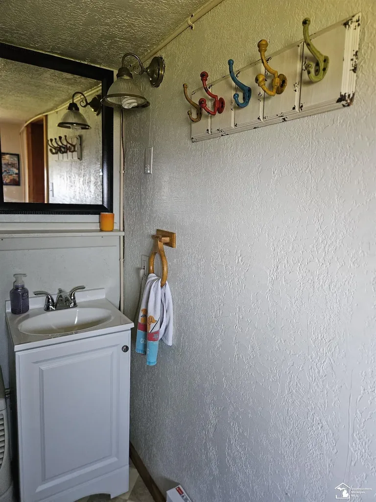 5380 W Houghton Lake Drive Roscommon Township MI 48629