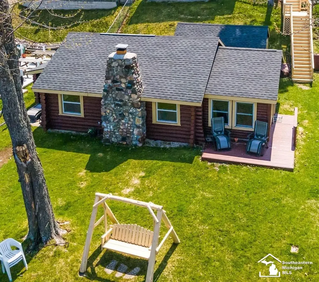 5380 W Houghton Lake Drive Roscommon Township MI 48629