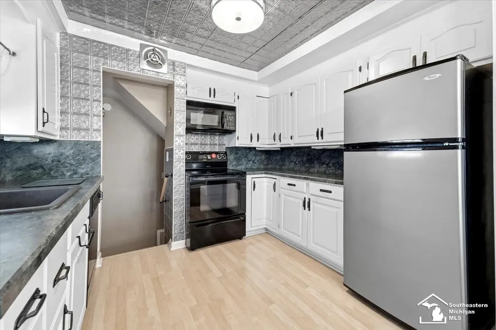 1514 Leblanc Street Lincoln Park City MI 48146