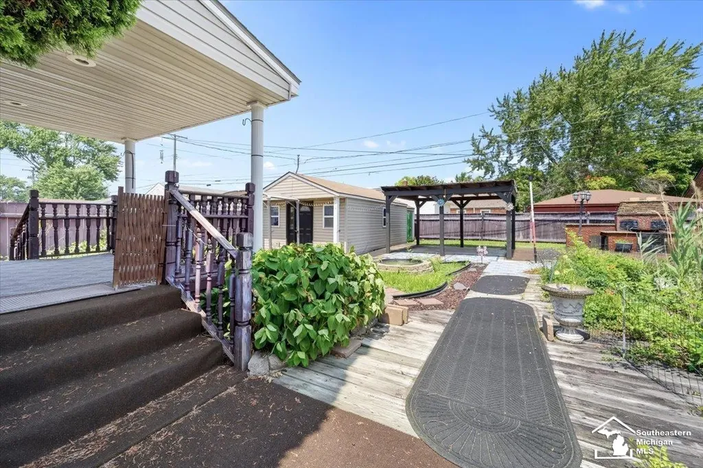 1514 Leblanc Street Lincoln Park City MI 48146