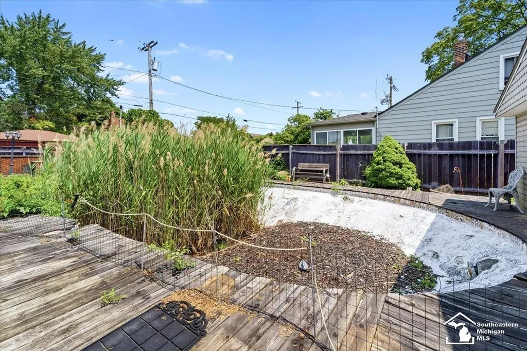 1514 Leblanc Street Lincoln Park City MI 48146