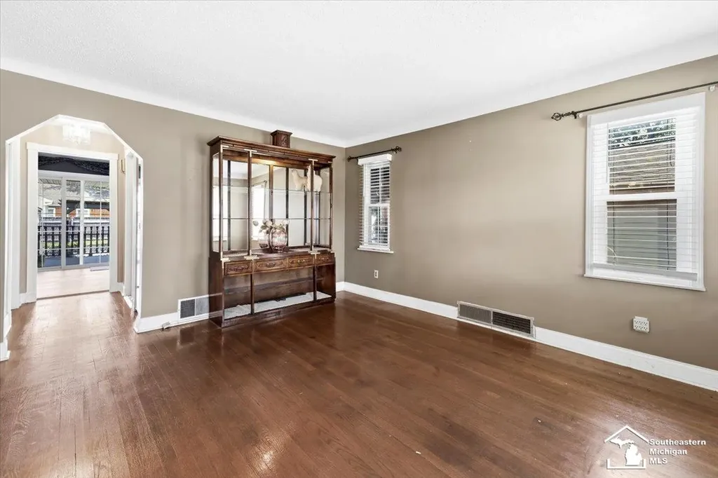 1514 Leblanc Street Lincoln Park City MI 48146