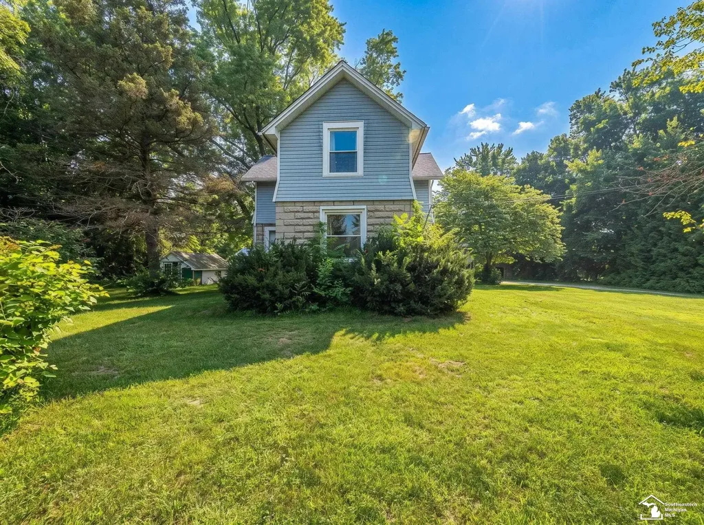 4970 Bluebush Road Raisinville Township MI 48162
