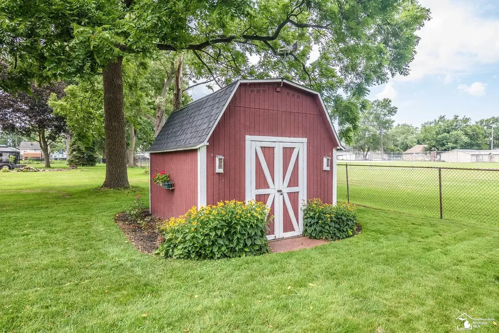 2042 Wilson Drive Erie Township MI 48133