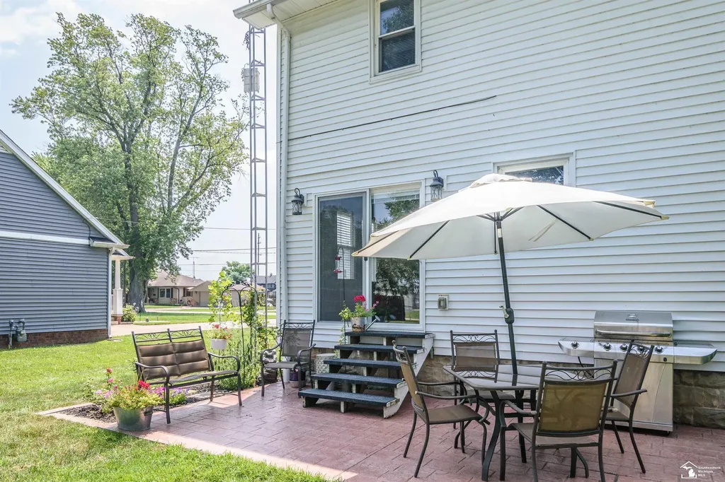 2042 Wilson Drive Erie Township MI 48133