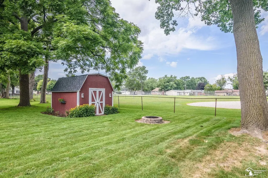 2042 Wilson Drive Erie Township MI 48133