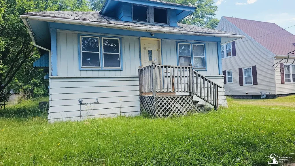 435 Emmett E Street Battle Creek City MI 49017