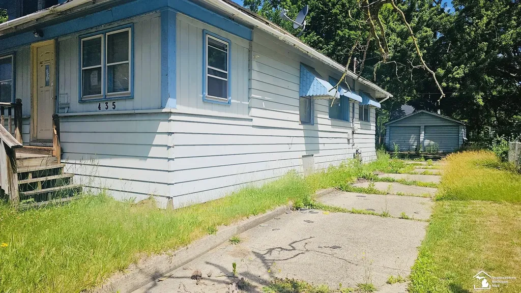435 Emmett E Street Battle Creek City MI 49017