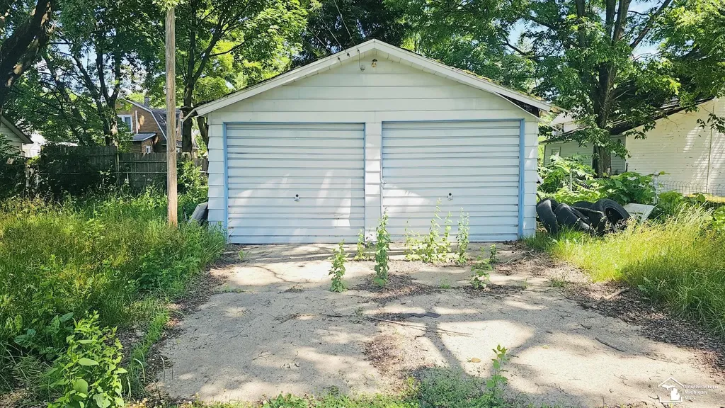 435 Emmett E Street Battle Creek City MI 49017