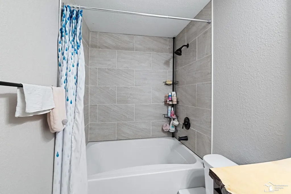 1811 Center Drive Bedford Township MI 48182