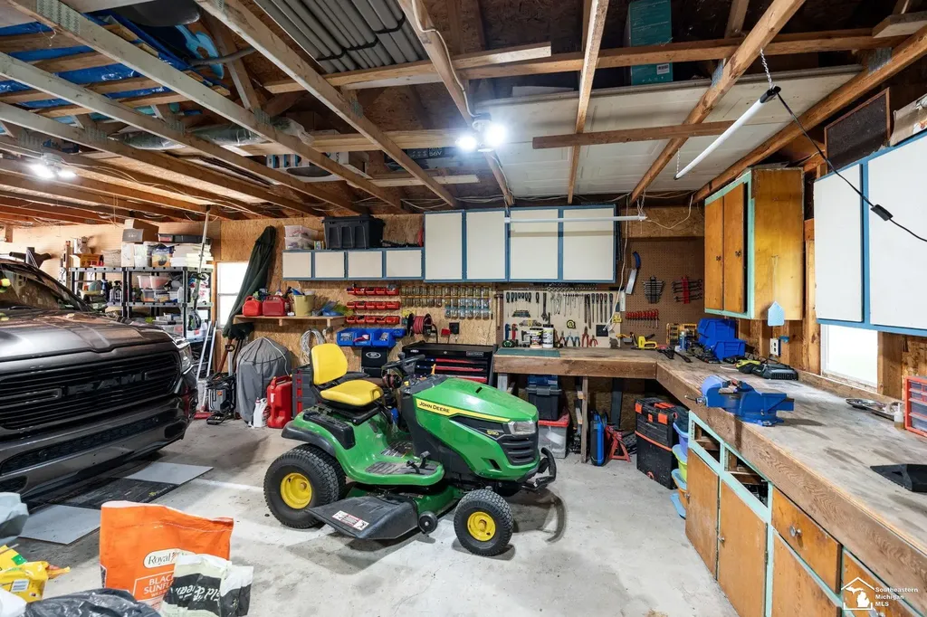 1811 Center Drive Bedford Township MI 48182