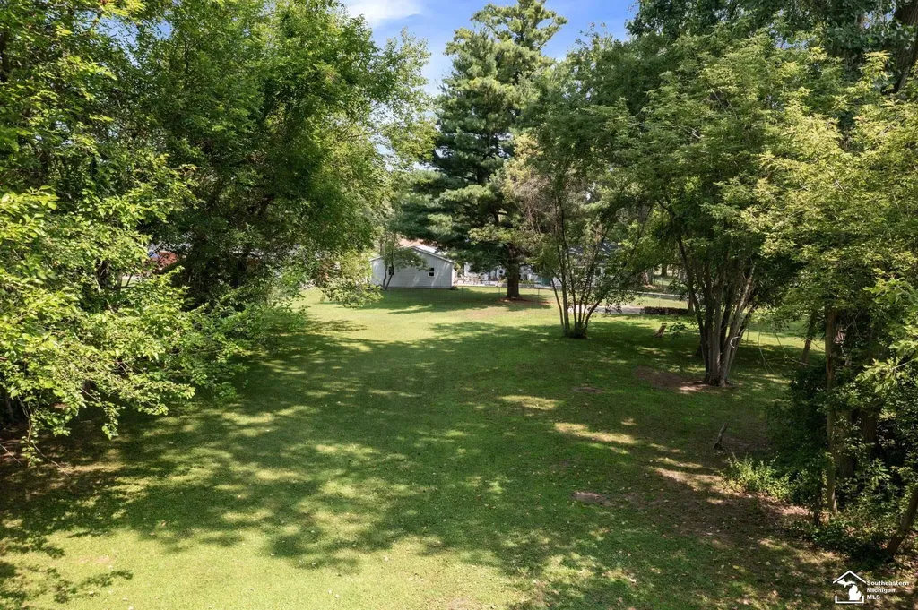 1811 Center Drive Bedford Township MI 48182