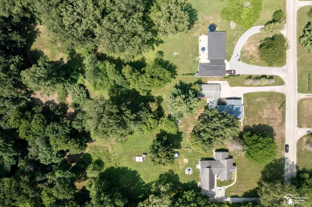 1811 Center Drive Bedford Township MI 48182