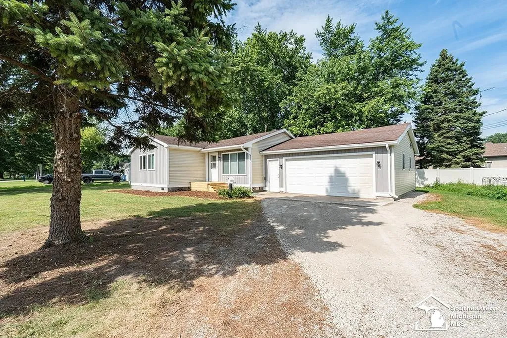 13911 Alton Road Monroe Charter Township MI 48161