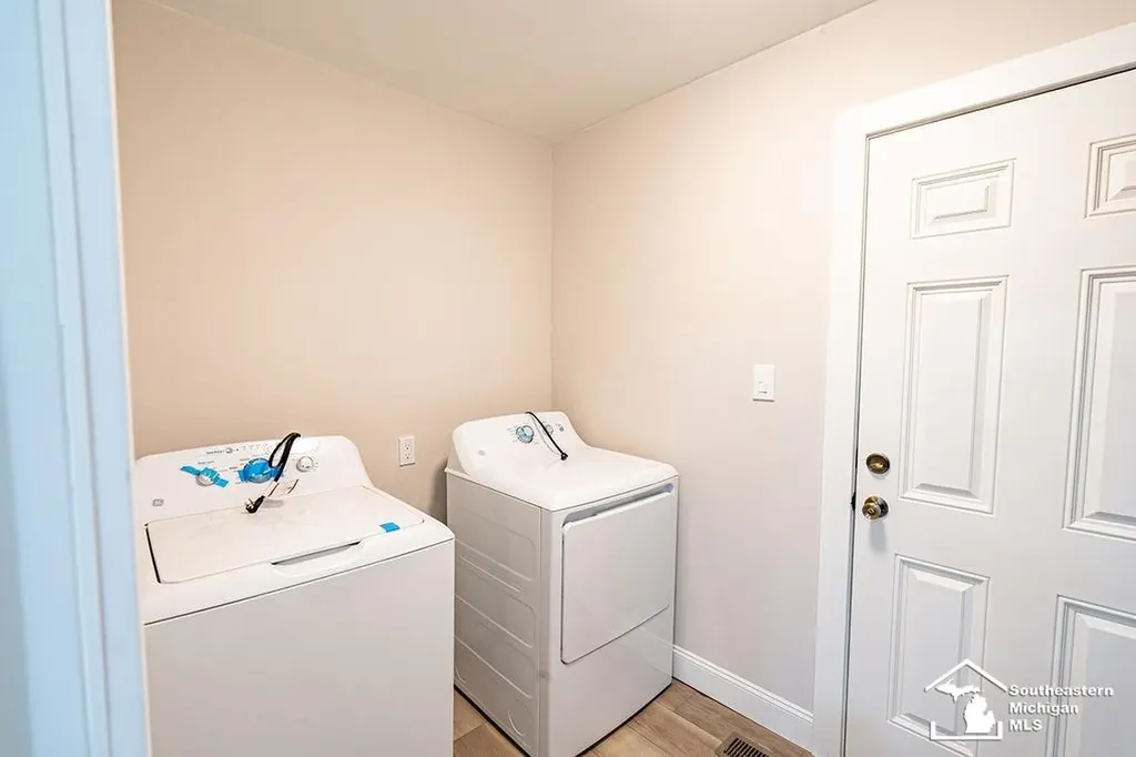13911 Alton Road Monroe Charter Township MI 48161