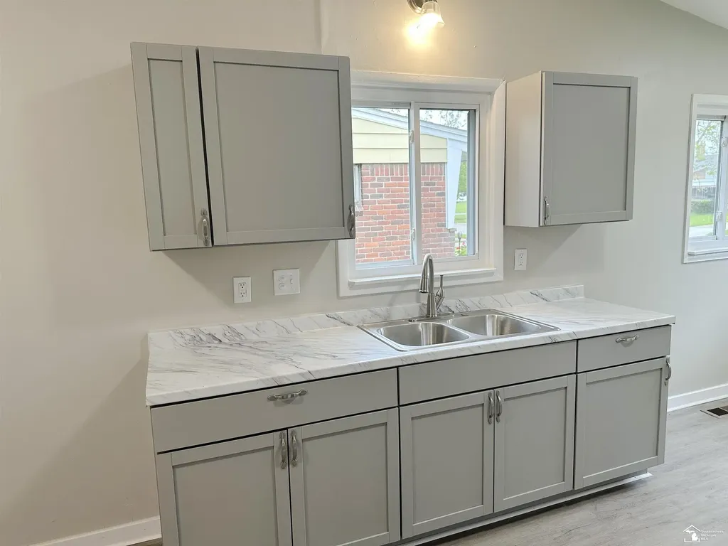 29219 York Street Inkster City MI 48141