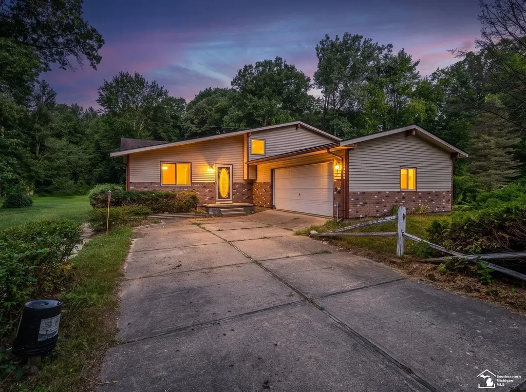 10191 Yensch Road London Township MI 48159