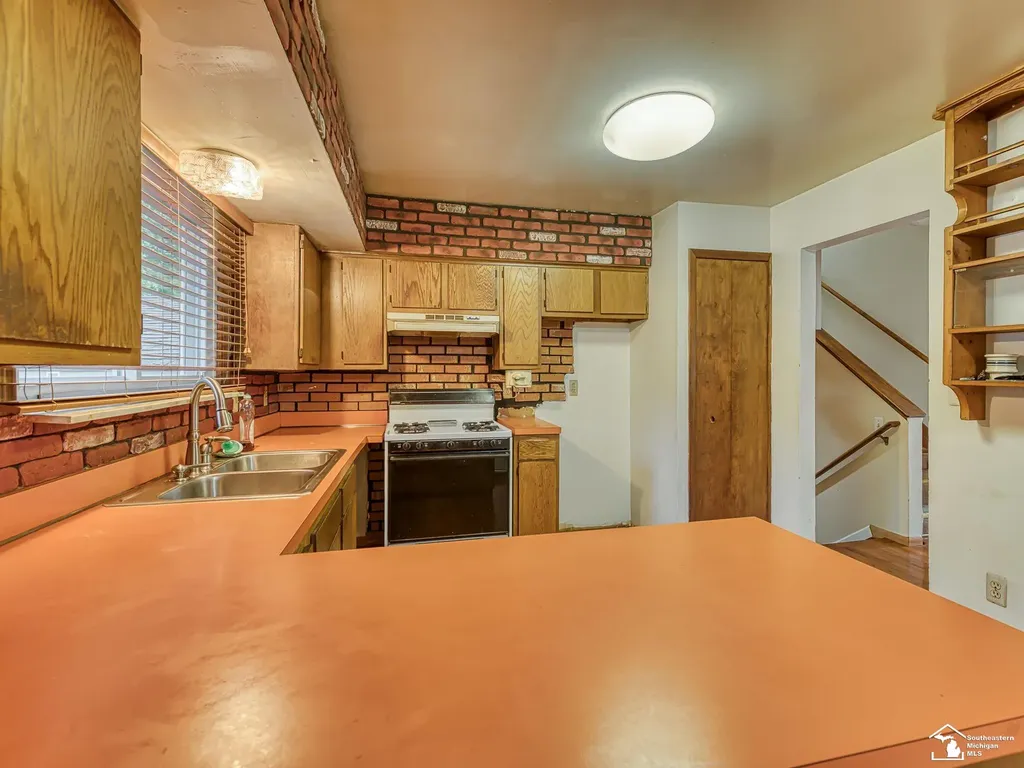 10191 Yensch Road London Township MI 48159