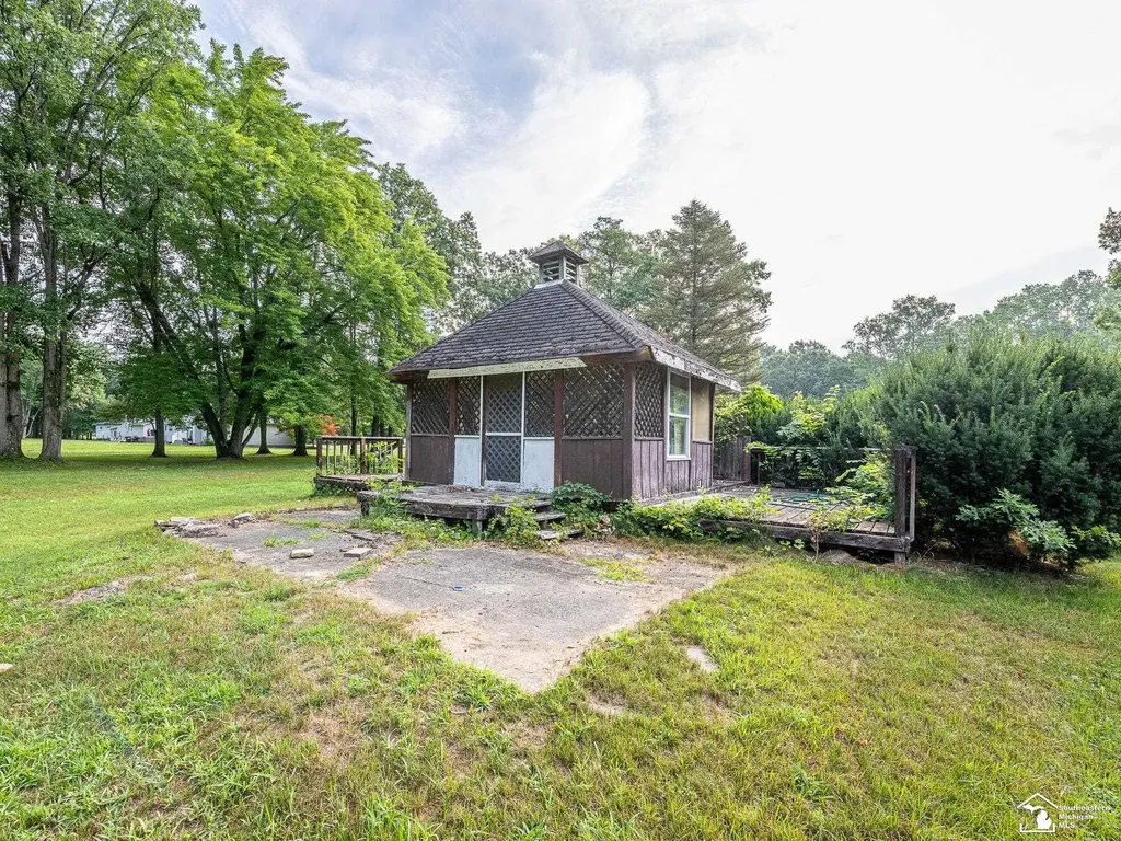 10191 Yensch Road London Township MI 48159