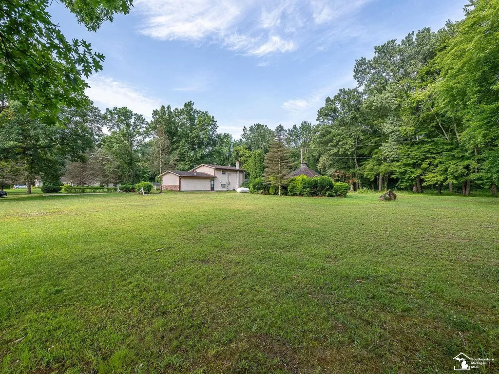 10191 Yensch Road London Township MI 48159