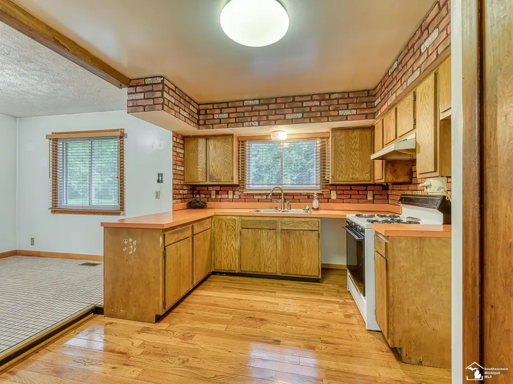 10191 Yensch Road London Township MI 48159