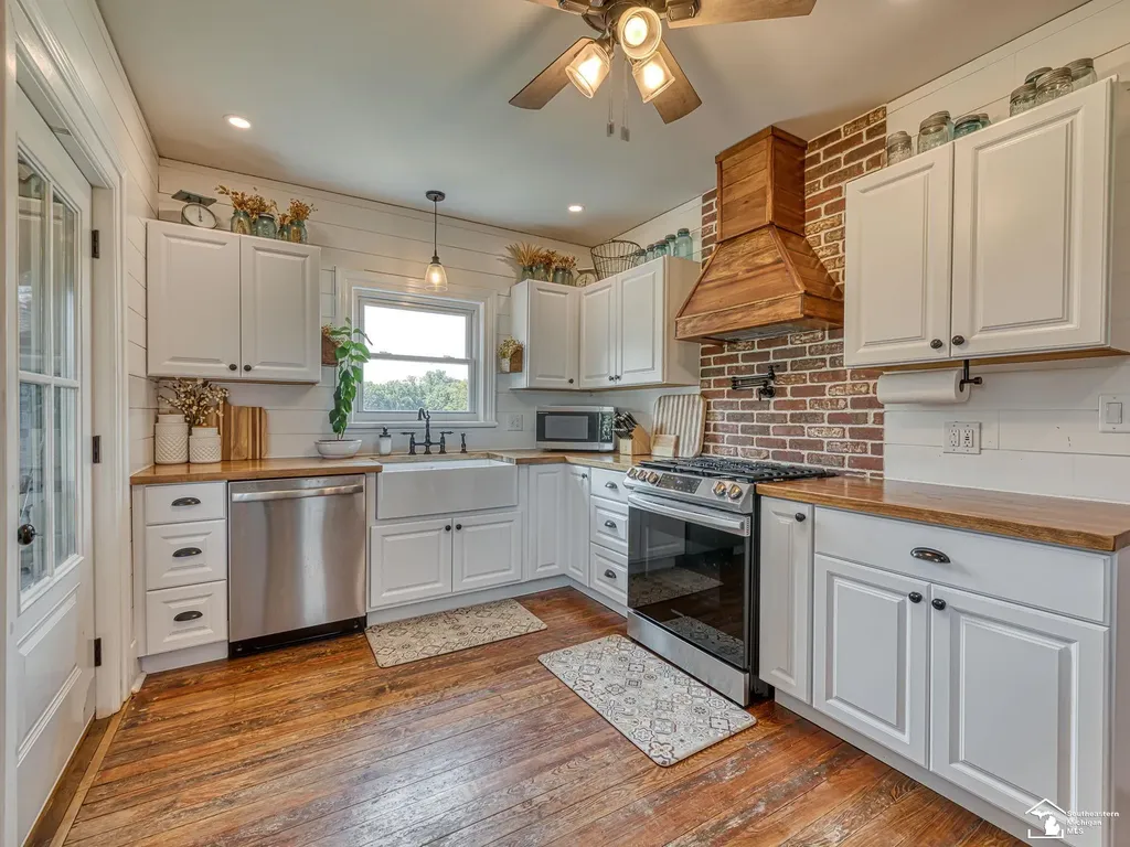 4803 Colf Road Exeter Township MI 48117