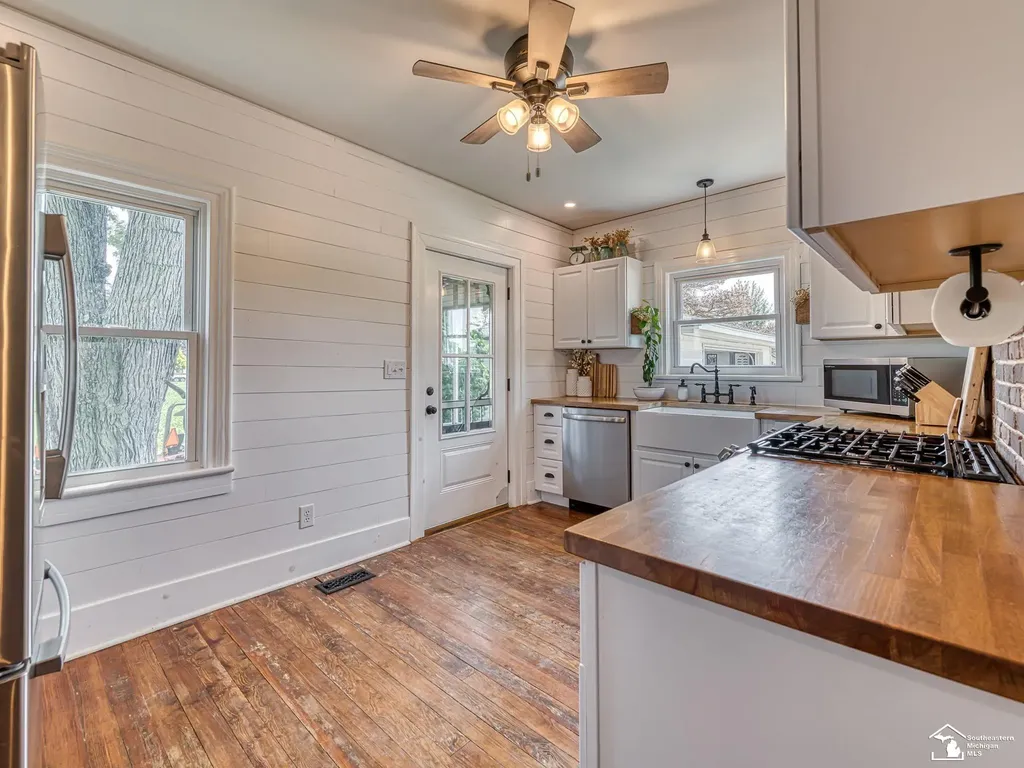 4803 Colf Road Exeter Township MI 48117