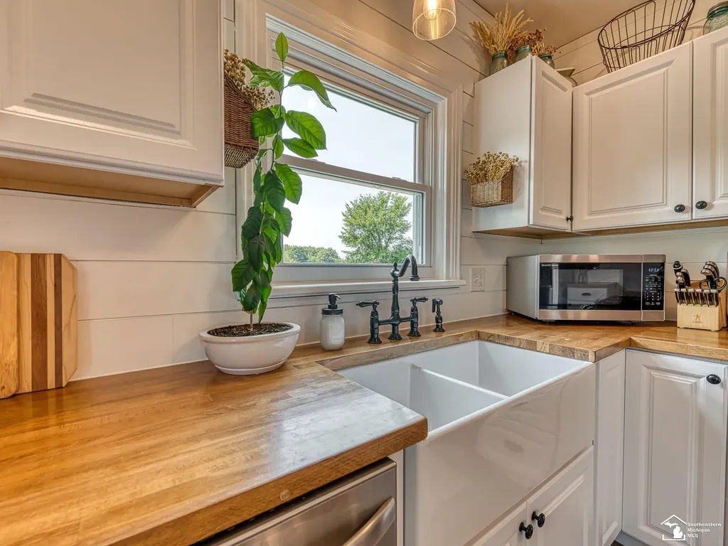 4803 Colf Road Exeter Township MI 48117