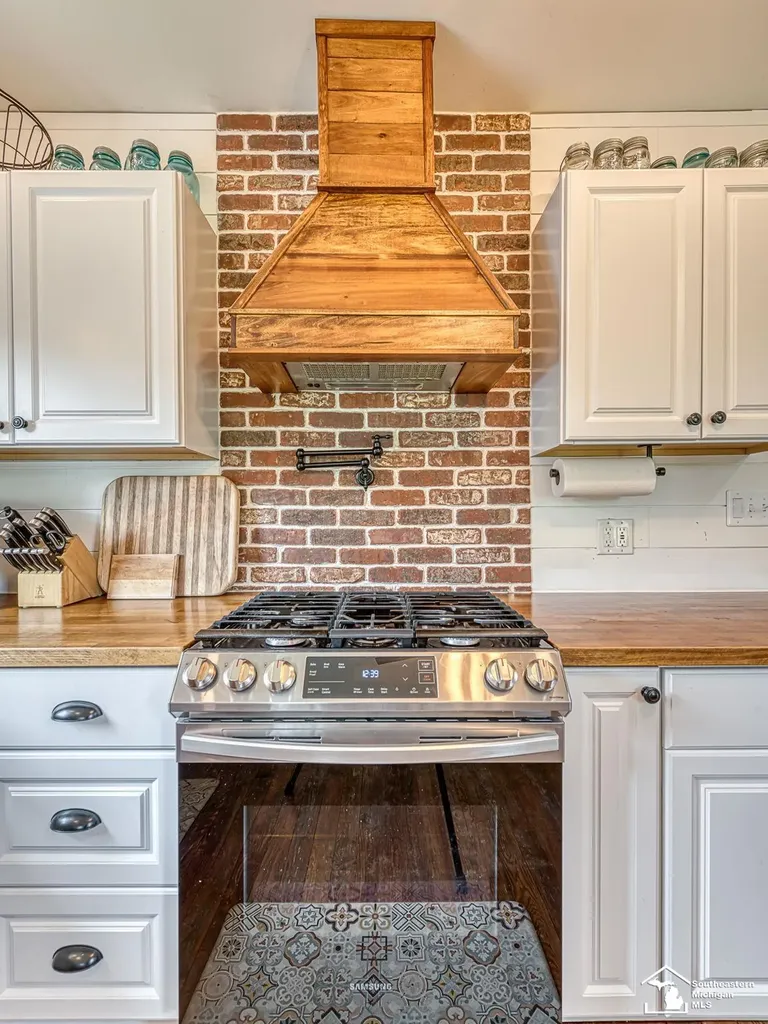 4803 Colf Road Exeter Township MI 48117