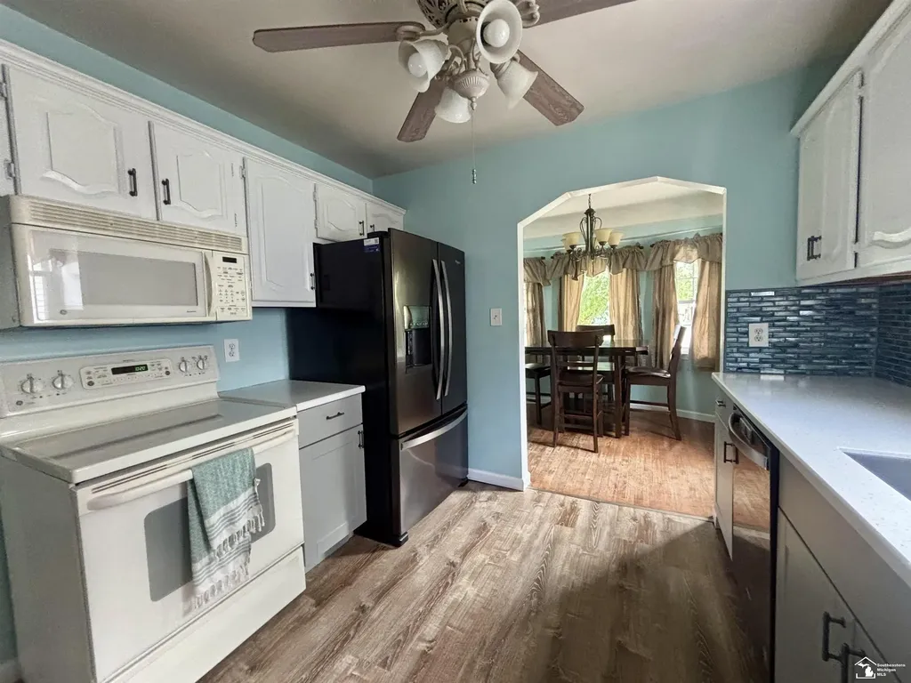 13506 Longtin Street Southgate City MI 48195