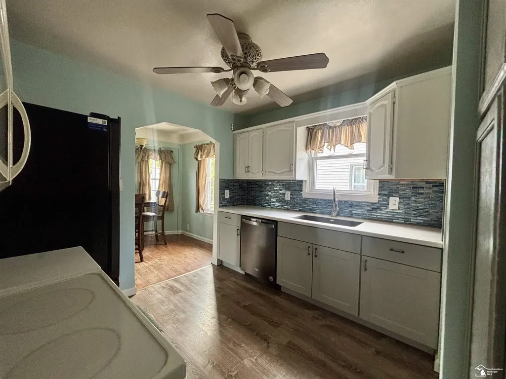 13506 Longtin Street Southgate City MI 48195