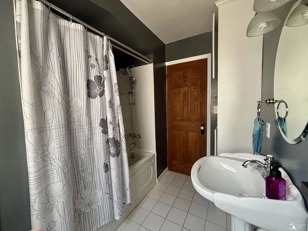 13506 Longtin Street Southgate City MI 48195