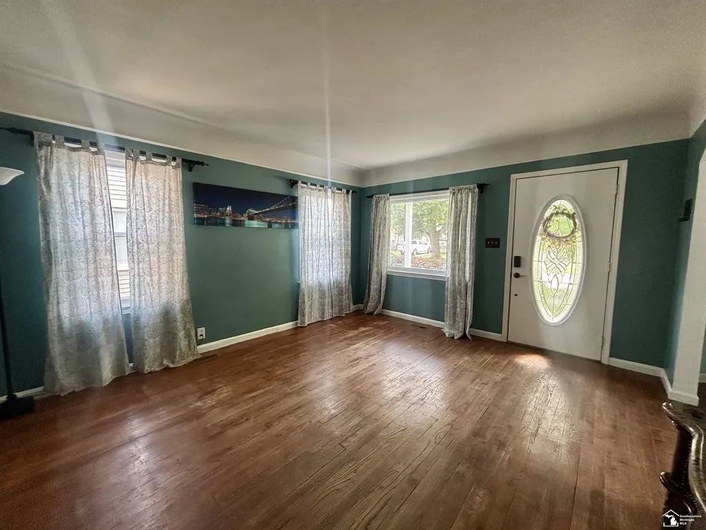 13506 Longtin Street Southgate City MI 48195