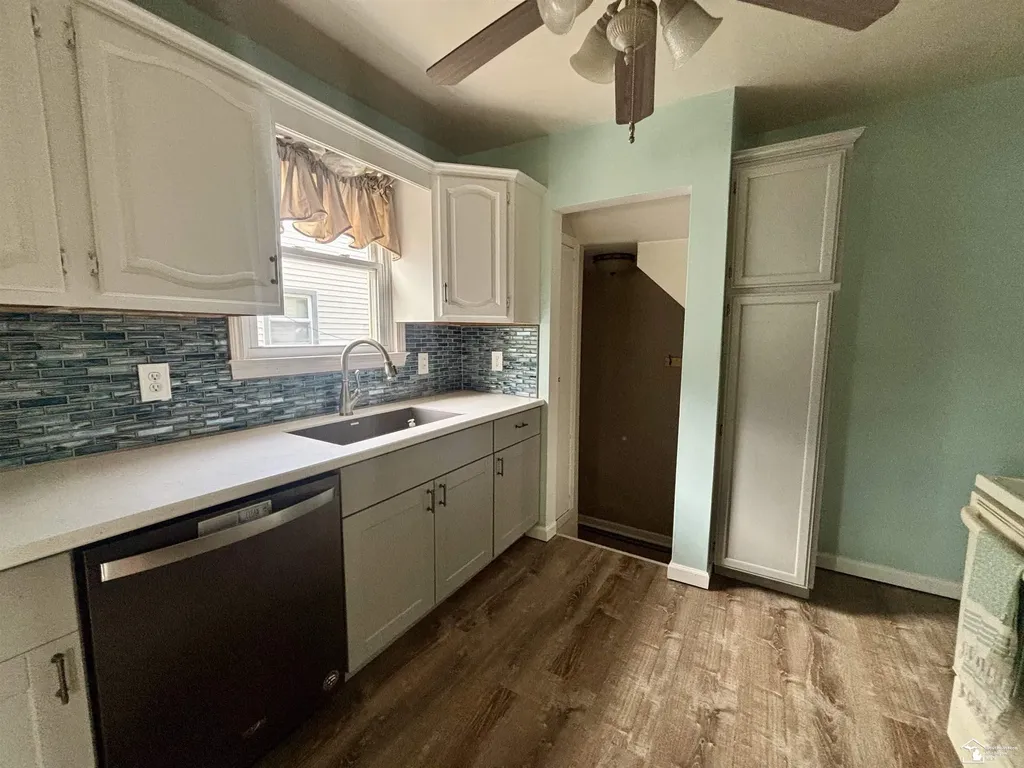 13506 Longtin Street Southgate City MI 48195