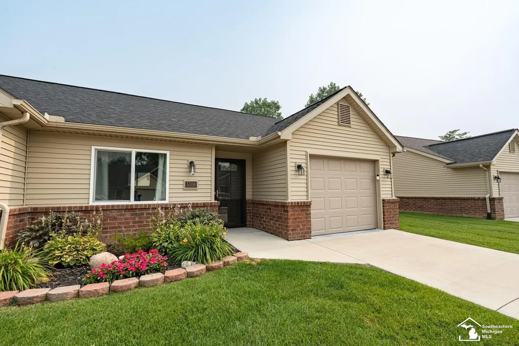 5106 Volterra Drive Monroe Charter Township MI 48161