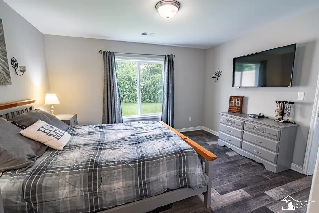 5106 Volterra Drive Monroe Charter Township MI 48161