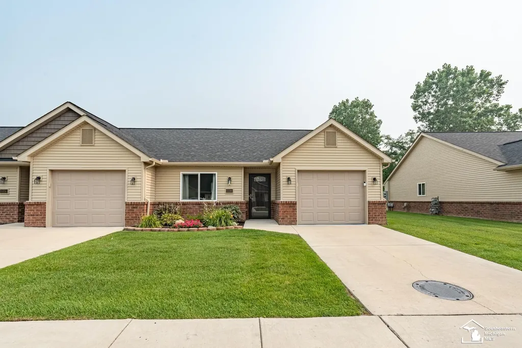 5106 Volterra Drive Monroe Charter Township MI 48161