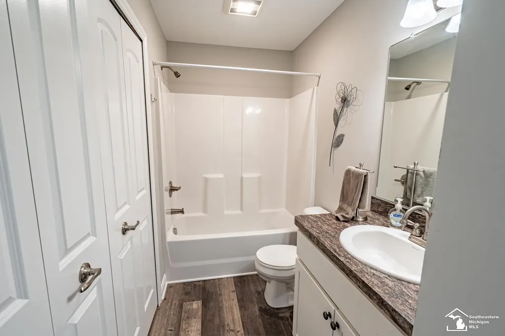 5106 Volterra Drive Monroe Charter Township MI 48161