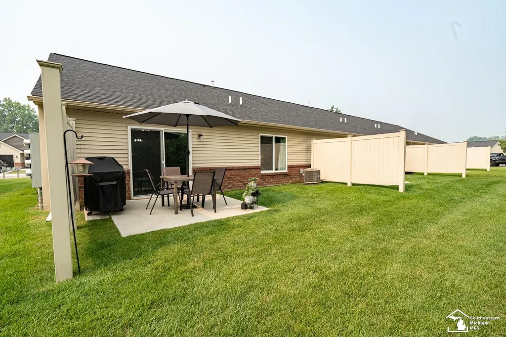 5106 Volterra Drive Monroe Charter Township MI 48161