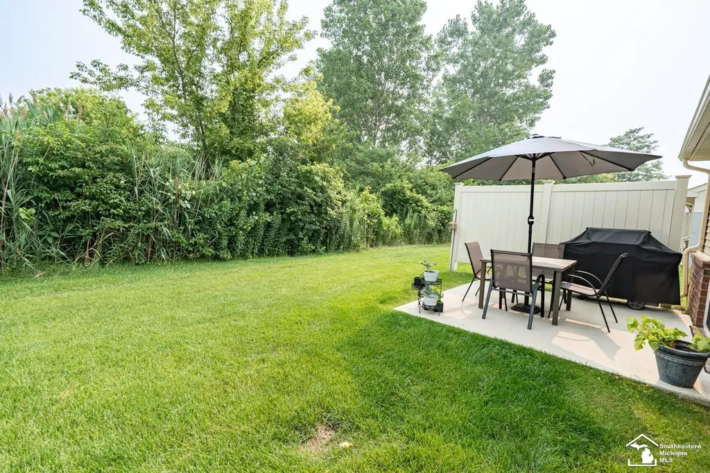 5106 Volterra Drive Monroe Charter Township MI 48161