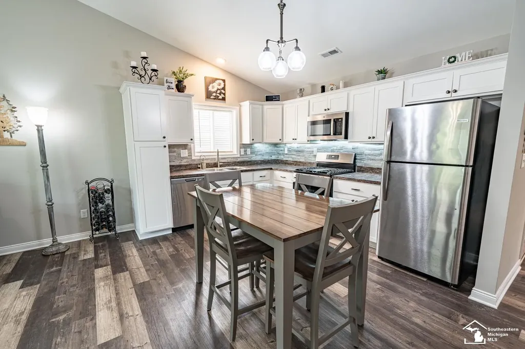 5106 Volterra Drive Monroe Charter Township MI 48161