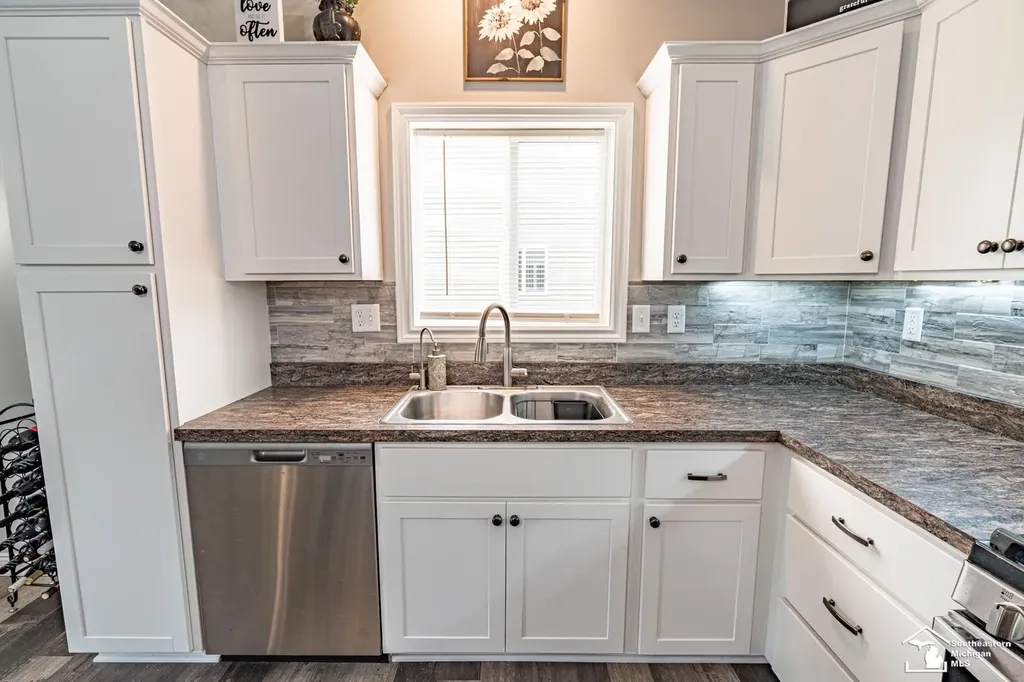 5106 Volterra Drive Monroe Charter Township MI 48161