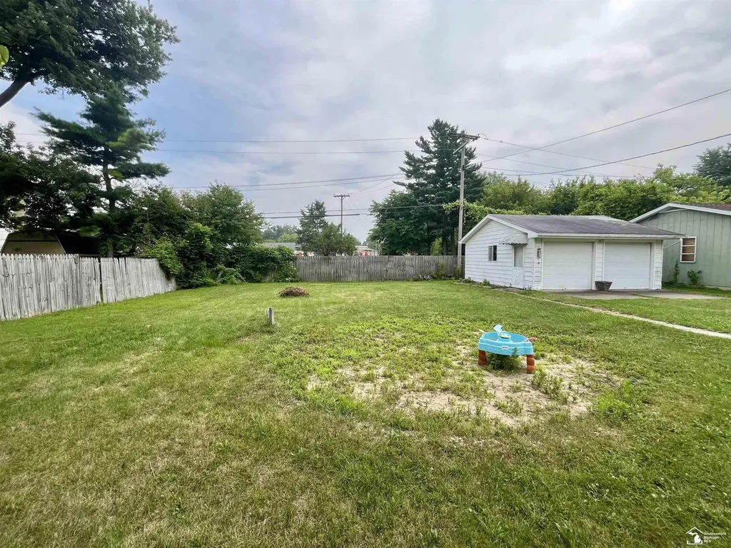 2071 Maplecrest Drive Ash Township MI 48117
