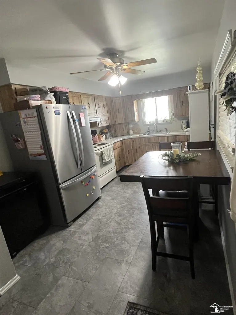 2071 Maplecrest Drive Ash Township MI 48117