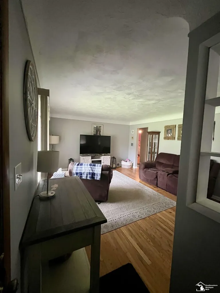 2071 Maplecrest Drive Ash Township MI 48117