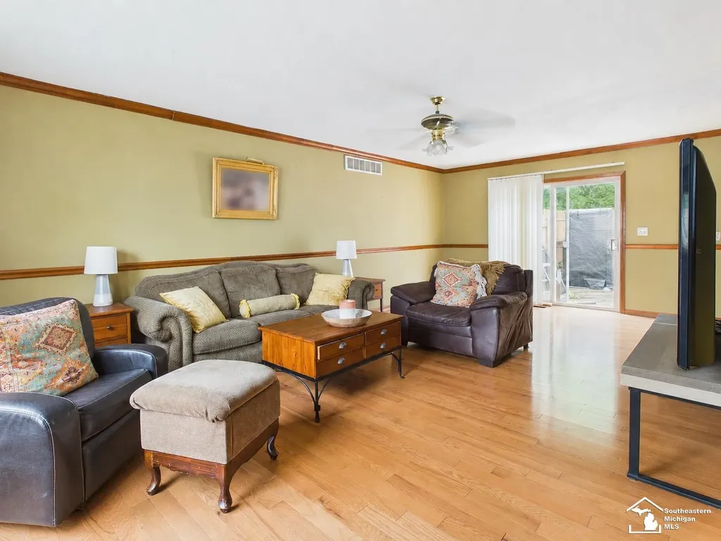 817 W 5th Street Monroe Charter Township MI 48161