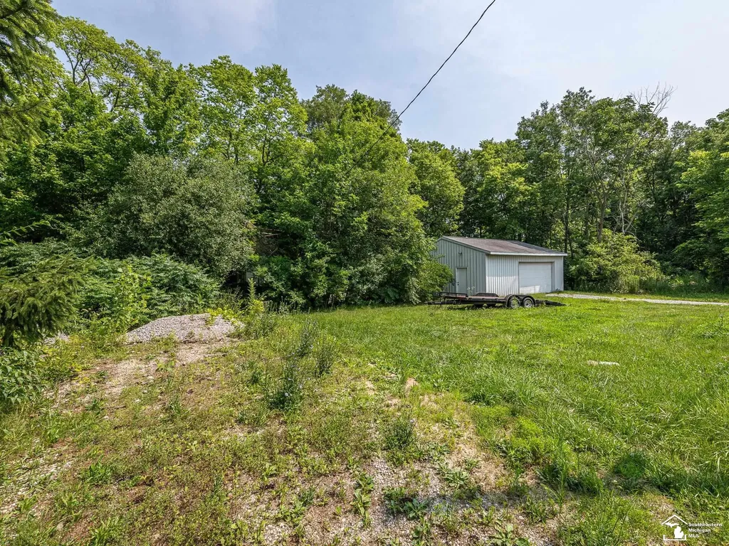 1606 Mooreville Road York Charter Township MI 48160
